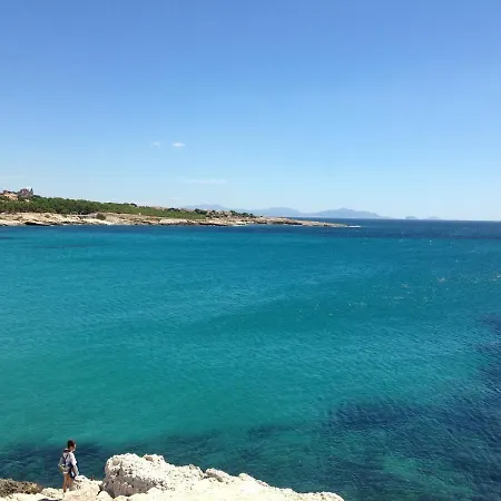 Chateau Charles Roux * Sausset-les-Pins